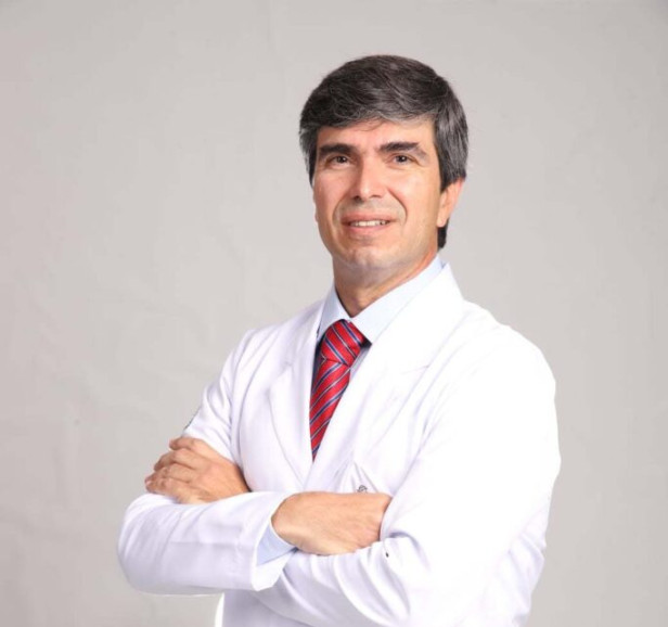 Dr. Adriano Almeida Calado