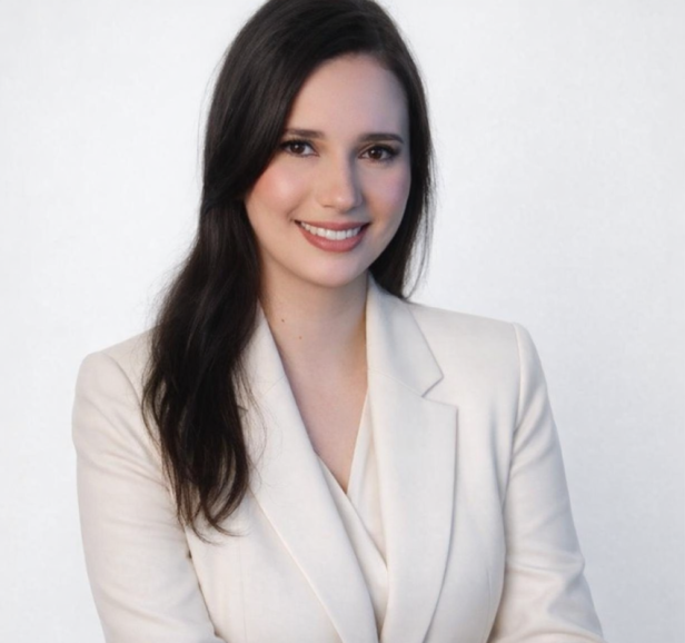 Dra. Larissa Fidelis