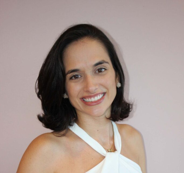 Dra. Gabriela Correia