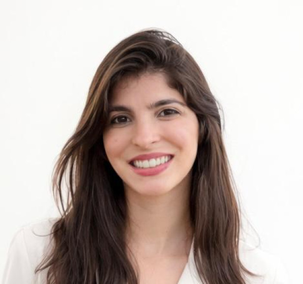 Dra. Larissa Ferreira