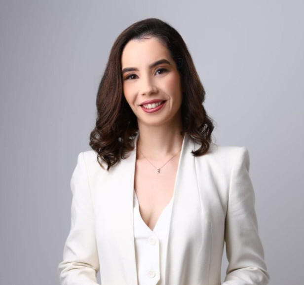 Dra.Yalis Cordeiro de Melo