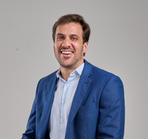 Dr. Matheus Brandt