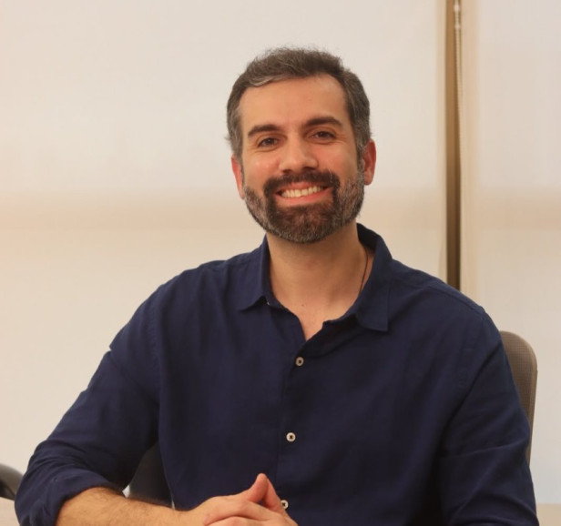 Dr. Victor Coentro